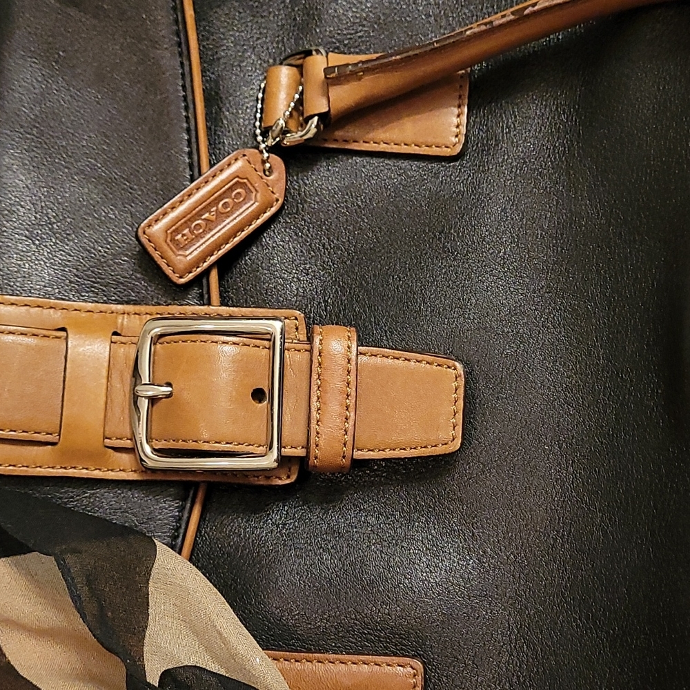 Authentic Coach bag - Picture 3 of 6